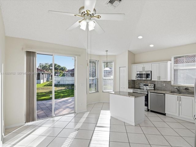 865 NW 132nd Ave, Pembroke Pines, FL 33028