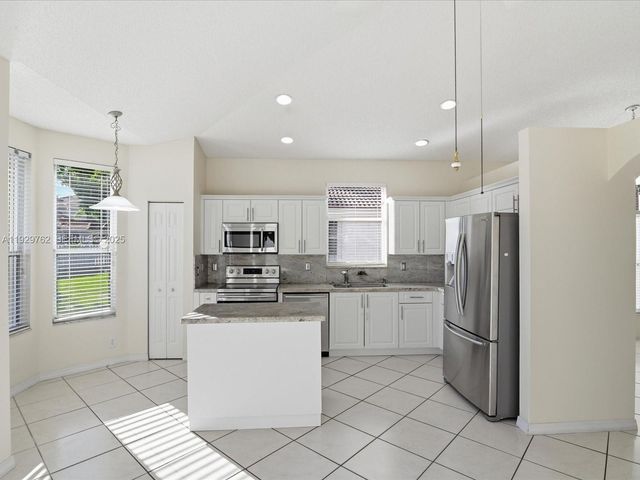 865 NW 132nd Ave, Pembroke Pines, FL 33028