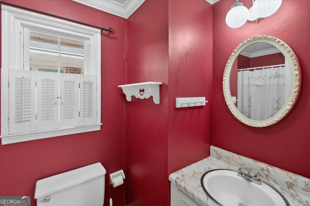 459 Prince Avenue, Swainsboro, GA 30401