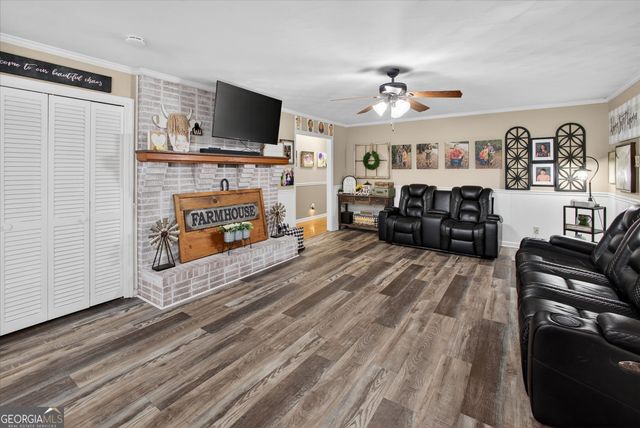 459 Prince Avenue, Swainsboro, GA 30401