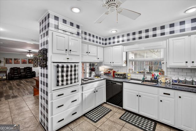 459 Prince Avenue, Swainsboro, GA 30401