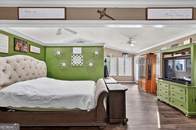 459 Prince Avenue, Swainsboro, GA 30401