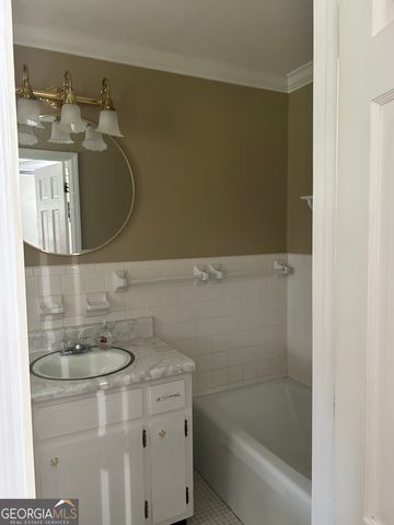 459 Prince Avenue, Swainsboro, GA 30401