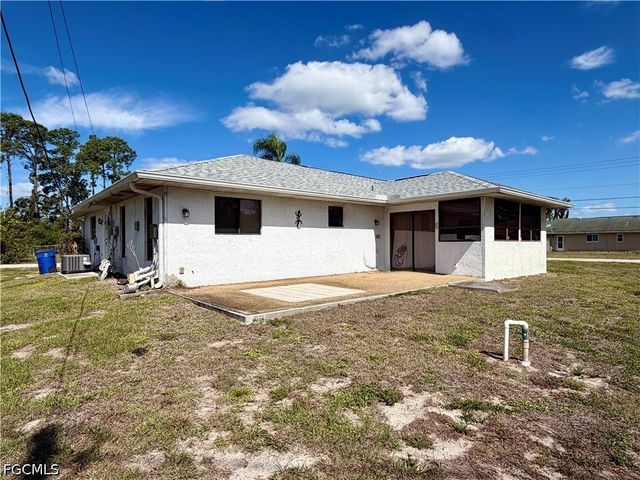 122 Roosevelt AVE, Lehigh Acres, FL 33936