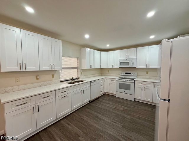 122 Roosevelt AVE, Lehigh Acres, FL 33936