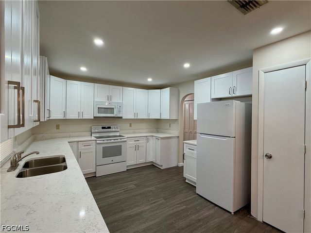 122 Roosevelt AVE, Lehigh Acres, FL 33936