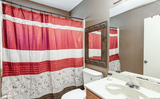 11410 RED FEATHER LN, San Antonio, TX 78245