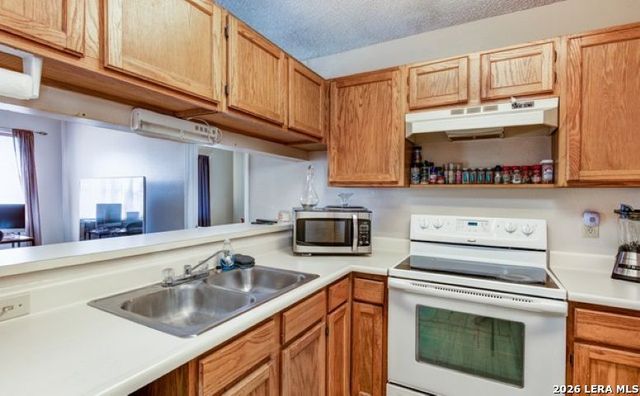 11410 RED FEATHER LN, San Antonio, TX 78245