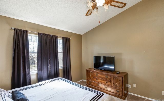 11410 RED FEATHER LN, San Antonio, TX 78245