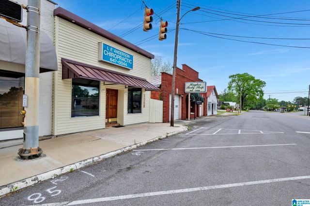 206 MAIN STREET N, Warrior, AL 35180