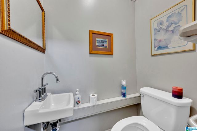 206 MAIN STREET N, Warrior, AL 35180