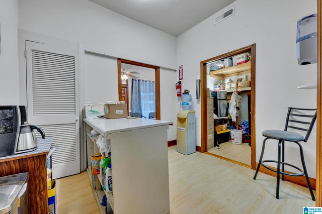 206 MAIN STREET N, Warrior, AL 35180