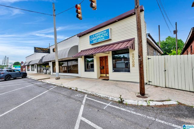 206 MAIN STREET N, Warrior, AL 35180