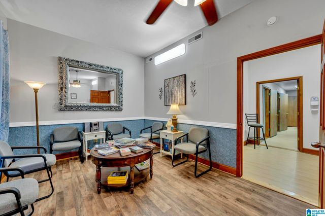 206 MAIN STREET N, Warrior, AL 35180