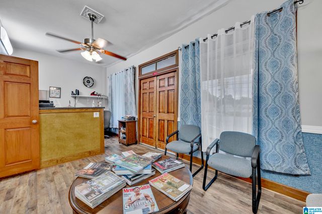 206 MAIN STREET N, Warrior, AL 35180
