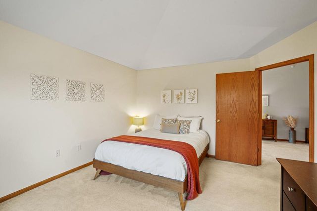 18425 Emerald DRIVE #G, Brookfield, WI 53045