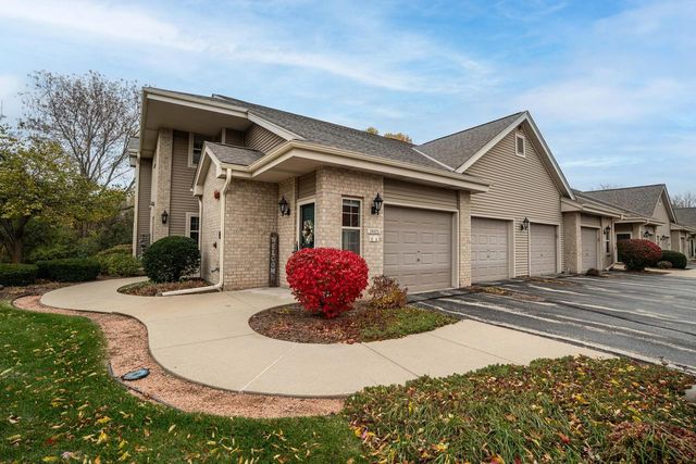 18425 Emerald DRIVE #G, Brookfield, WI 53045