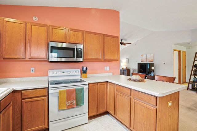 18425 Emerald DRIVE #G, Brookfield, WI 53045