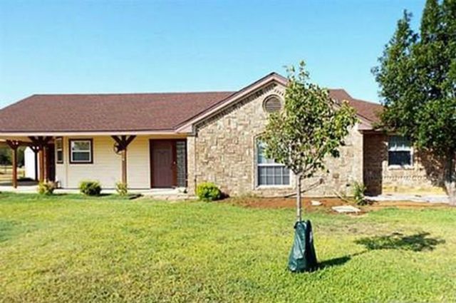 2520 Emerald Forest Drive, Burleson, TX 76028