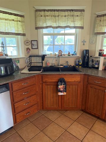 2520 Emerald Forest Drive, Burleson, TX 76028