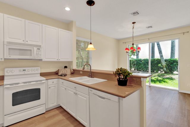 9975 E Villa Circle, Vero Beach, FL 32966