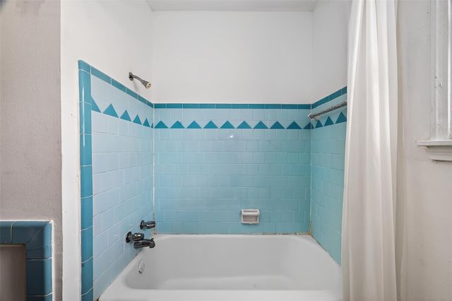 3827 Erby Street, Houston, TX 77023