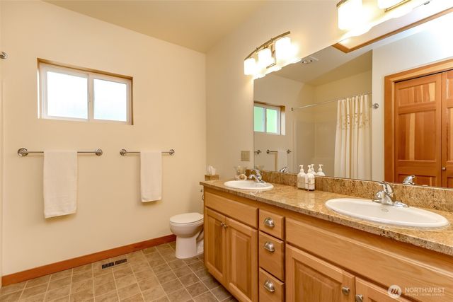 6121 Madrona Drive NE, Tacoma, WA 98422