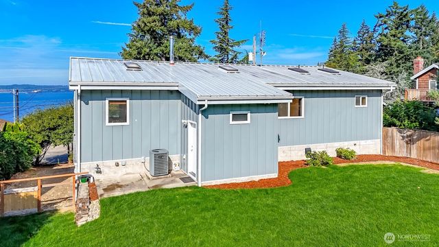 6121 Madrona Drive NE, Tacoma, WA 98422