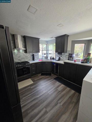 1020 Pueblo Ct, Vallejo, CA 94591