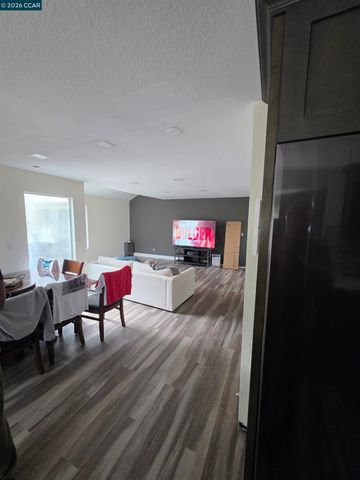 1020 Pueblo Ct, Vallejo, CA 94591