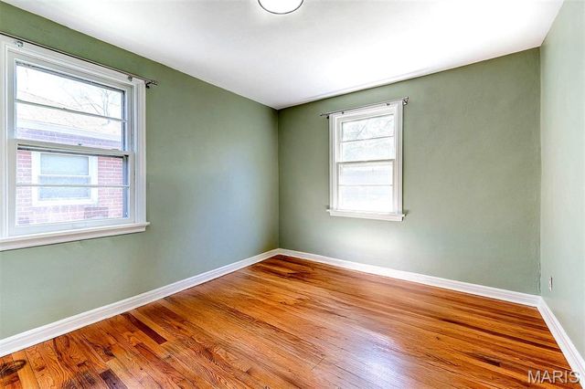 8370 Orchard Avenue, University City, MO 63132