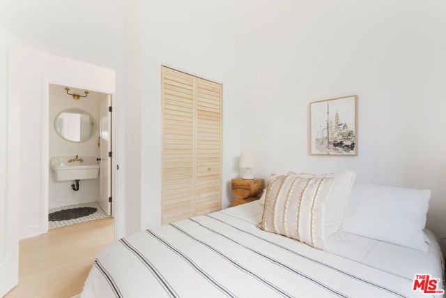 1221 5th Avenue 1, Los Angeles, CA 90019
