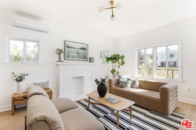 1221 5th Avenue 1, Los Angeles, CA 90019