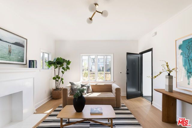 1221 5th Avenue 1, Los Angeles, CA 90019