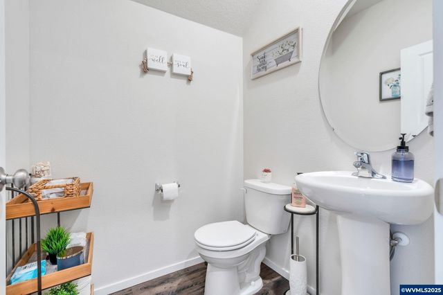 427 Lost Lake St NE, Salem, OR 97301