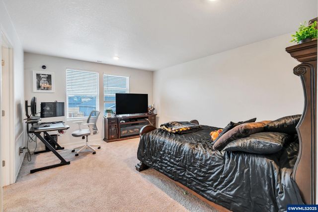 427 Lost Lake St NE, Salem, OR 97301