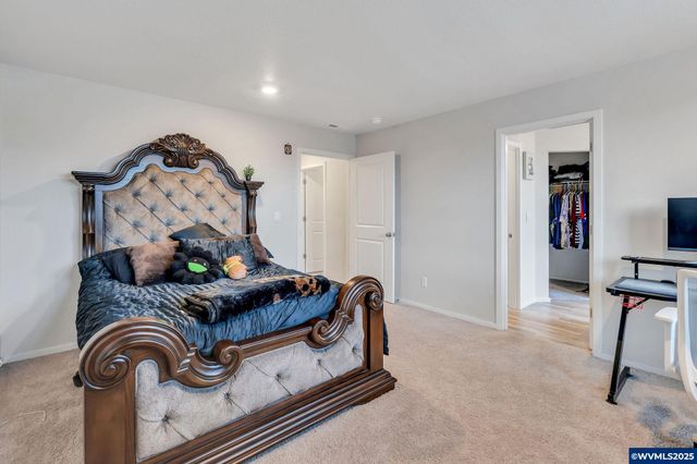 427 Lost Lake St NE, Salem, OR 97301