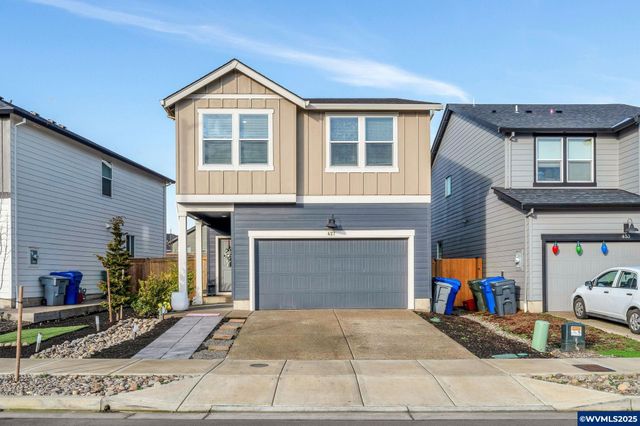 427 Lost Lake St NE, Salem, OR 97301