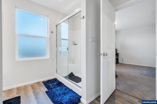 427 Lost Lake St NE, Salem, OR 97301