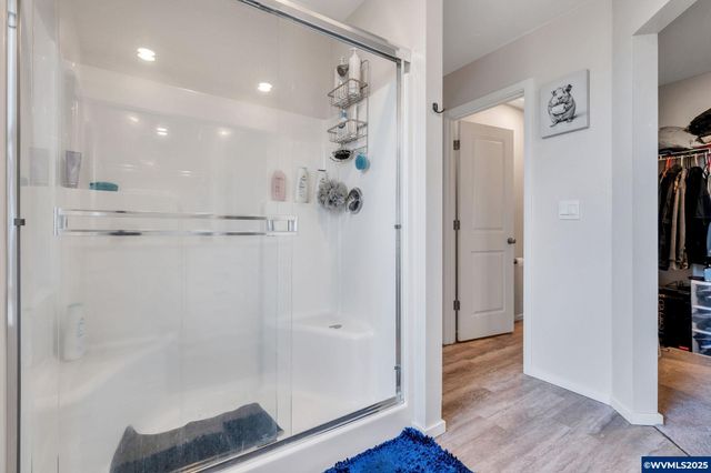 427 Lost Lake St NE, Salem, OR 97301