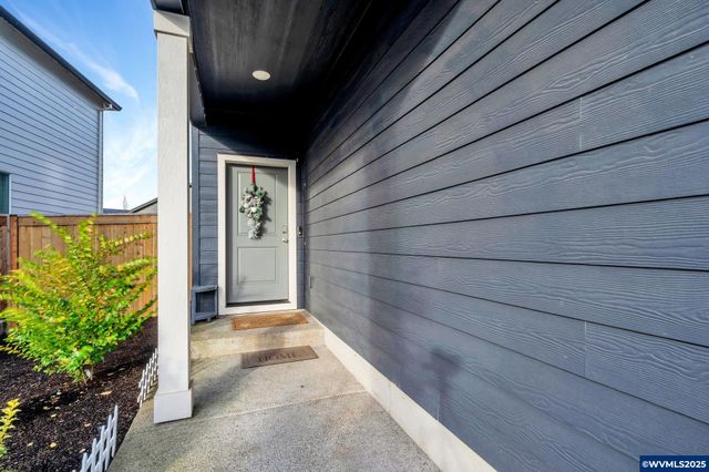 427 Lost Lake St NE, Salem, OR 97301