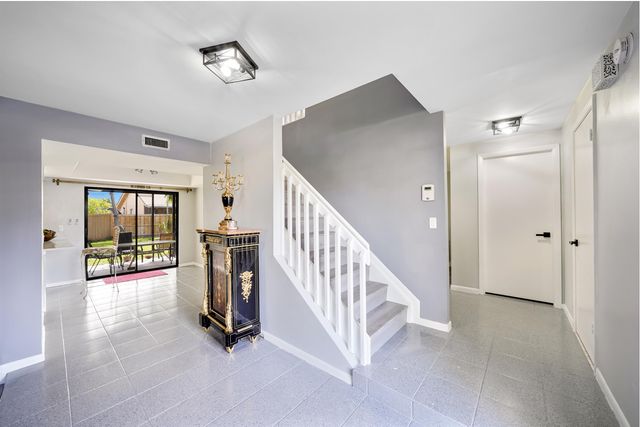 6840 W Wedgewood Avenue, Davie, FL 33331