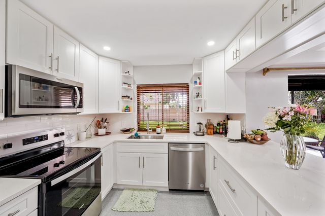 6840 W Wedgewood Avenue, Davie, FL 33331