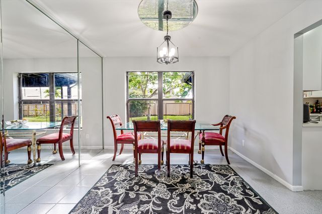 6840 W Wedgewood Avenue, Davie, FL 33331