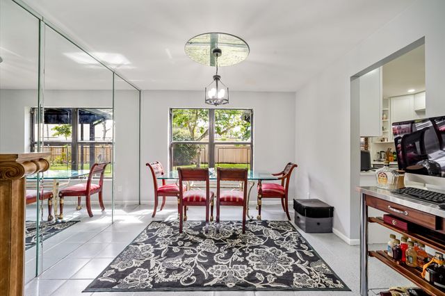 6840 W Wedgewood Avenue, Davie, FL 33331