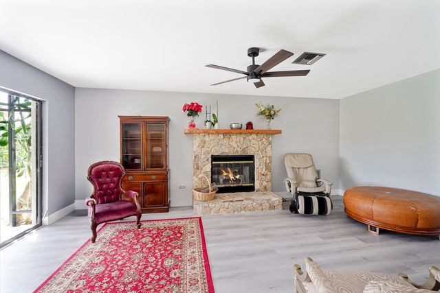 6840 W Wedgewood Avenue, Davie, FL 33331