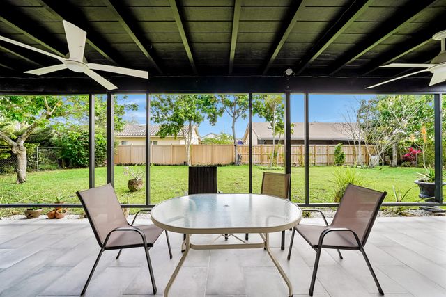 6840 W Wedgewood Avenue, Davie, FL 33331