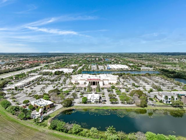 6840 W Wedgewood Avenue, Davie, FL 33331