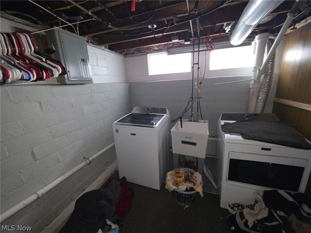 1566 E 195th Street, Euclid, OH 44117