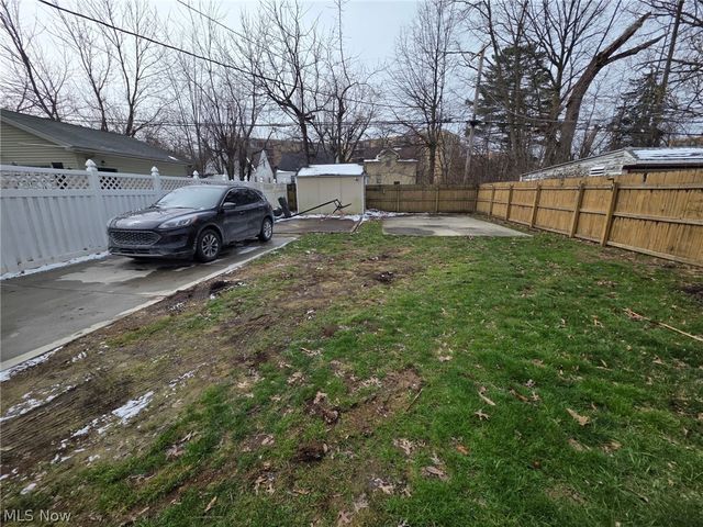 1566 E 195th Street, Euclid, OH 44117